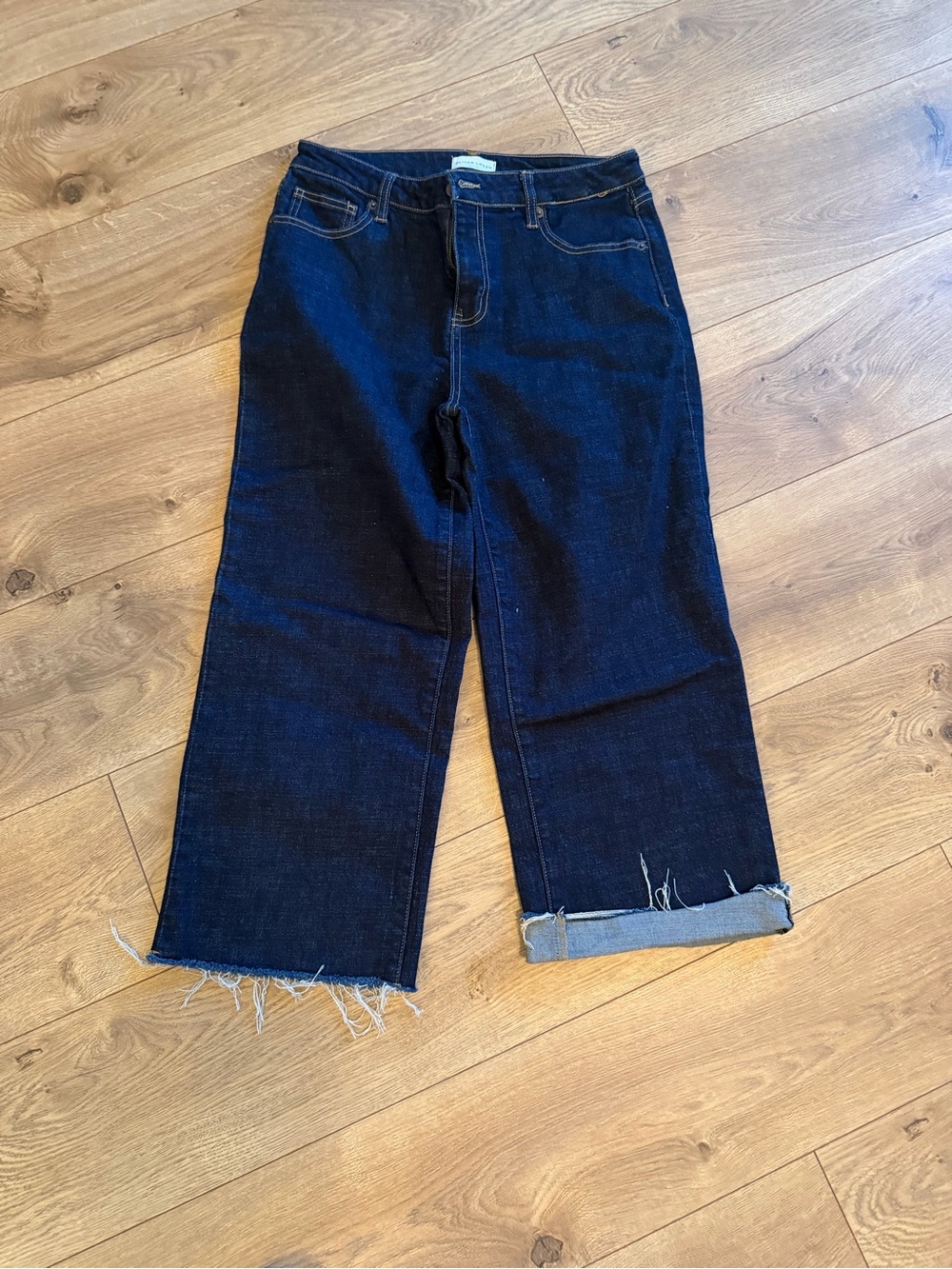 Women's Dark Blue Straight-Leg Jeans with Raw Hem